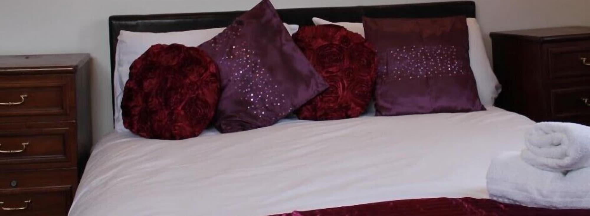 The George Hotel Stansted Airport Бишопс-Стортфорд Экстерьер фото