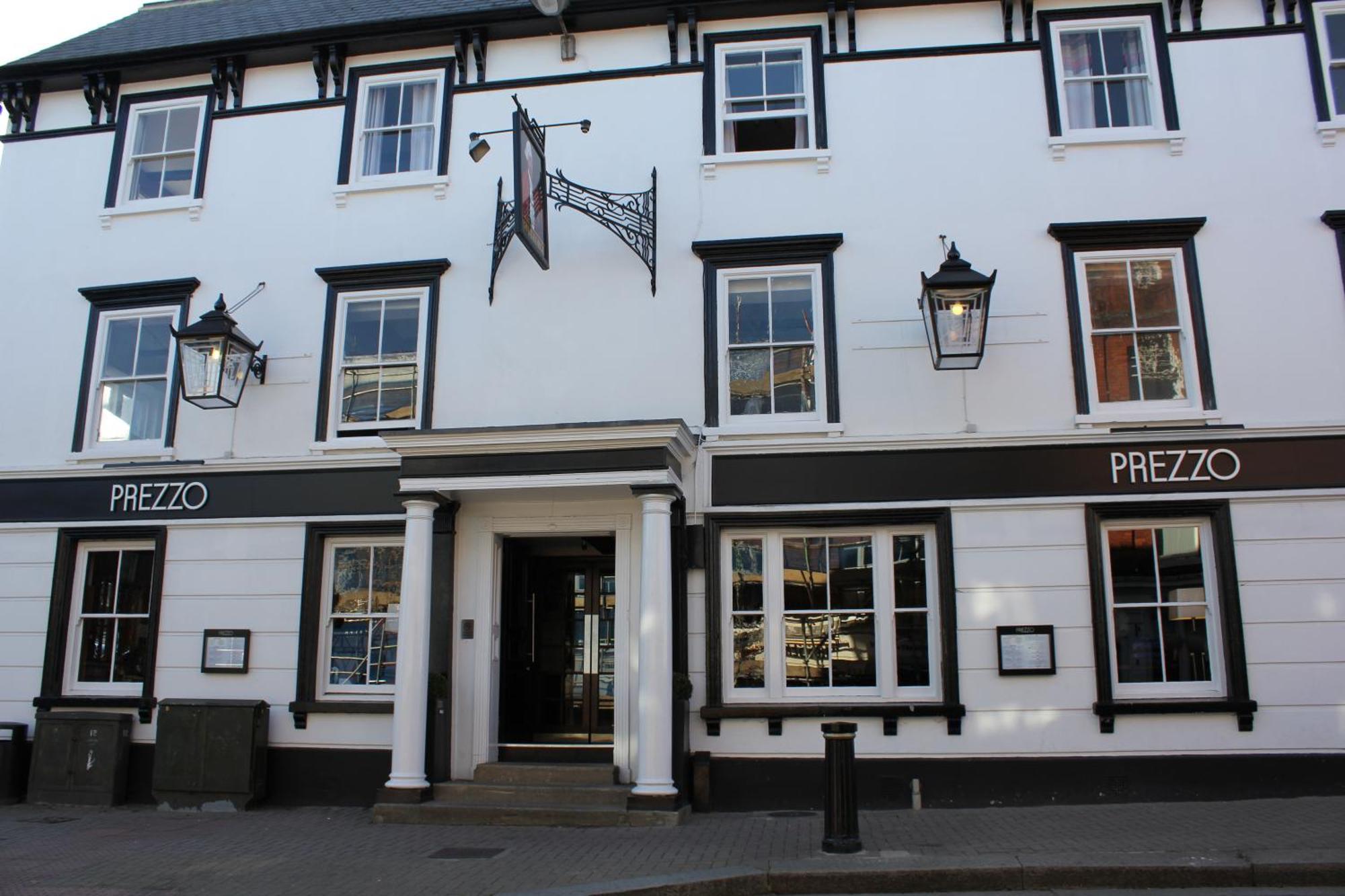 The George Hotel Stansted Airport Бишопс-Стортфорд Экстерьер фото
